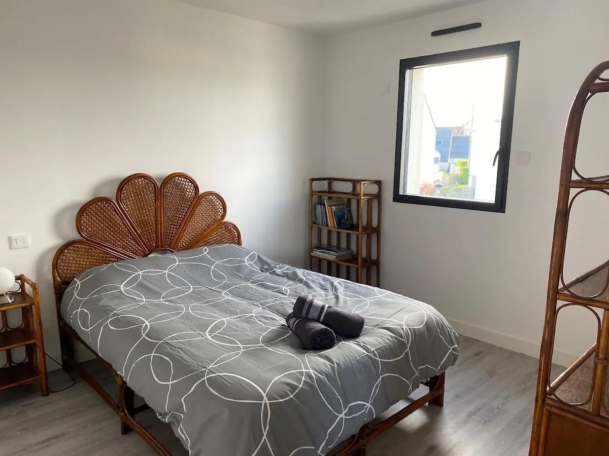 Holiday home Maison Lumineuse Proche Mer Langueux